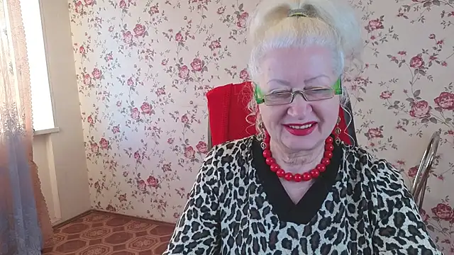 Snapshot of Maya_Mayflower chatting on October 24, 4:41 am Maya Mayflower online show from October 24, 4:41 am