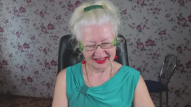 Snapshot of Maya_Mayflower chatting on September 26, 4:21 am Maya Mayflower online show from September 26, 4:21 am