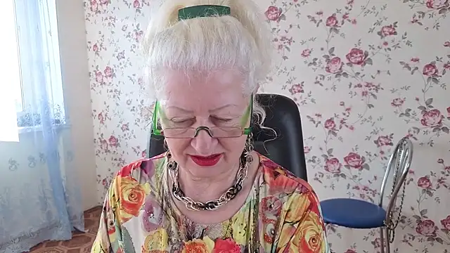 Snapshot of Maya_Mayflower chatting on September 21, 4:33 am Maya Mayflower online show from September 21, 4:33 am