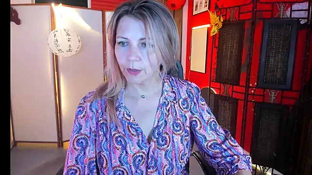 NicoleHitman online show from June 12, 9:06 am