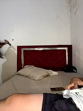 Snapshot of DELI- chatting on October 8, 1:32 am DELI- online show from October 8, 1:32 am