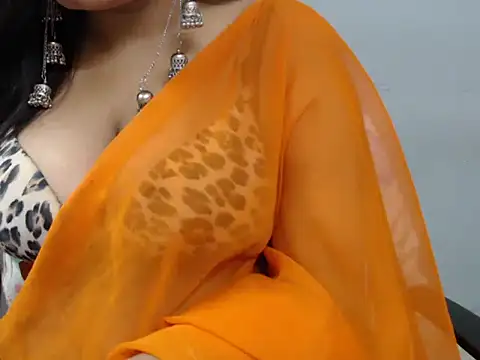 Snapshot of Surjeet_Kaur chatting on October 14, 5:32 am Surjeet Kaur online show from October 14, 5:32 am