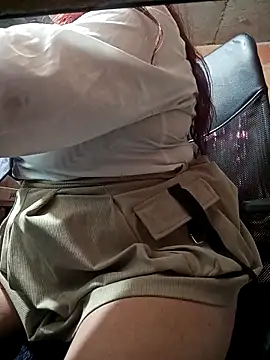 isis milove online show from April 14, 11:21 am