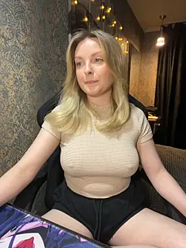 Snapshot of Lina_ly chatting on October 18, 9:27 pm Lina ly online show from October 18, 9:27 pm