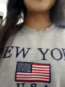 Snapshot of Valen_Person chatting on October 31, 3:27 pm Valen Person online show from October 31, 3:27 pm