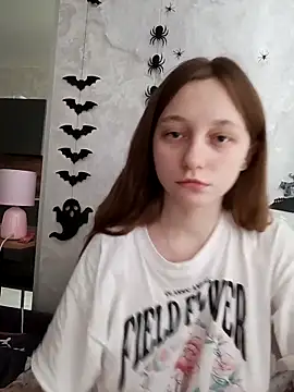 Snapshot of Bonechka chatting on October 29, 8:18 am Bonechka online show from October 29, 8:18 am