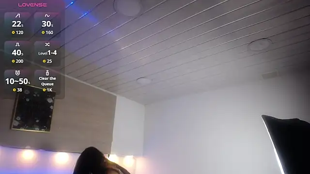 Snapshot of Cristal_Velle chatting on October 8, 1:04 pm Cristal Velle online show from October 8, 1:04 pm