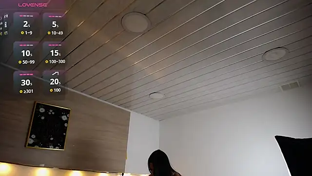 Snapshot of Cristal_Velle chatting on October 20, 12:30 pm Cristal Velle online show from October 20, 12:30 pm