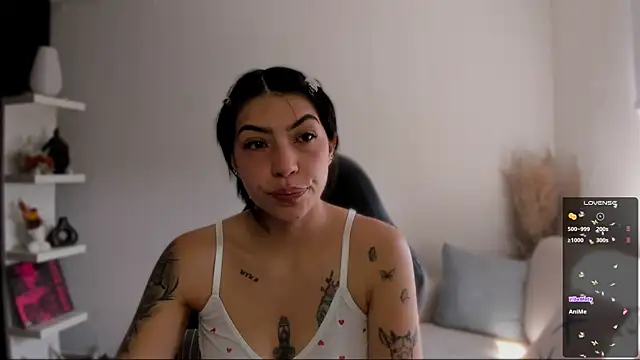 Saraa Desiree online show from December 21, 4:55 pm