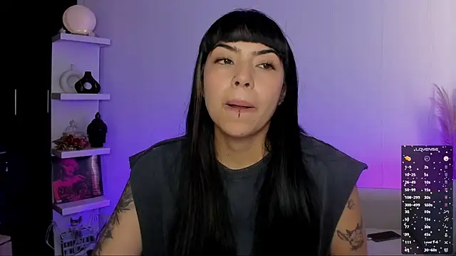 Saraa Desiree online show from September 16, 11:24 pm