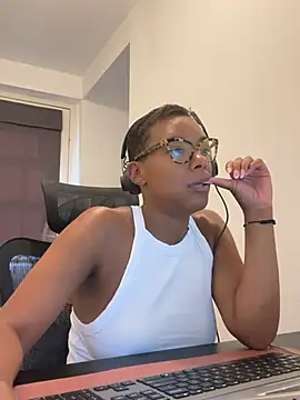 Melia Rayne online show from June 25, 10:19 am