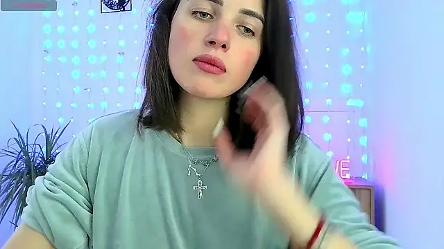 neferutt online show from December 5, 12:50 pm