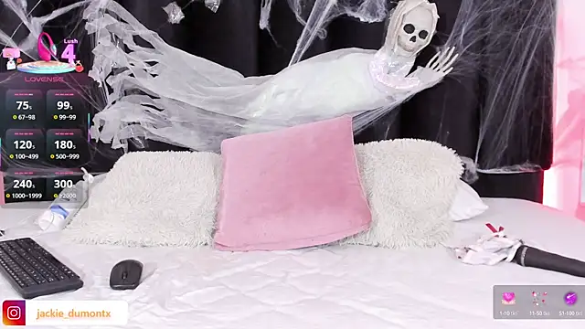 JackieDumont1 online show from October 16, 9:17 pm