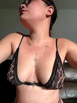 Biana Fernan online show from November 9, 4:14 pm