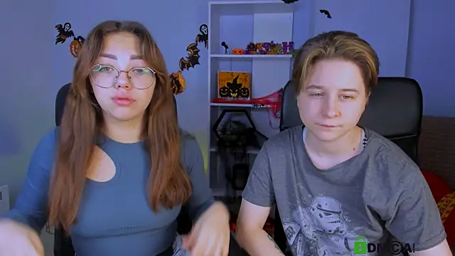 kiki swan online show from October 21, 5:55 am