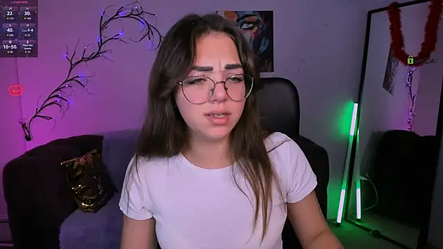 kiki swan online show from November 17, 8:59 am