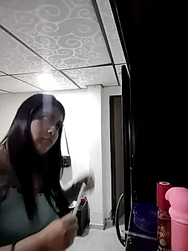 Snapshot of mialorents chatting on September 14, 10:40 pm mialorents online show from September 14, 10:40 pm