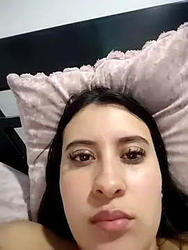 Snapshot of mialorents chatting on October 1, 1:43 am mialorents online show from October 1, 1:43 am