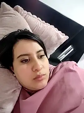 Snapshot of mialorents chatting on October 16, 12:35 am mialorents online show from October 16, 12:35 am