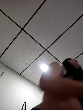 Snapshot of mialorents chatting on September 29, 10:48 pm mialorents online show from September 29, 10:48 pm