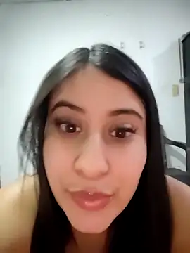 Snapshot of mialorents chatting on September 25, 12:10 am mialorents online show from September 25, 12:10 am