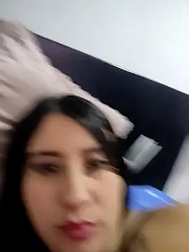 Snapshot of mialorents chatting on September 28, 10:37 pm mialorents online show from September 28, 10:37 pm