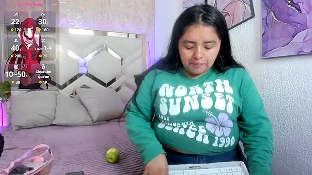 Snapshot of EmilyBrownn_ chatting on October 13, 6:54 pm EmilyBrownn online show from October 13, 6:54 pm