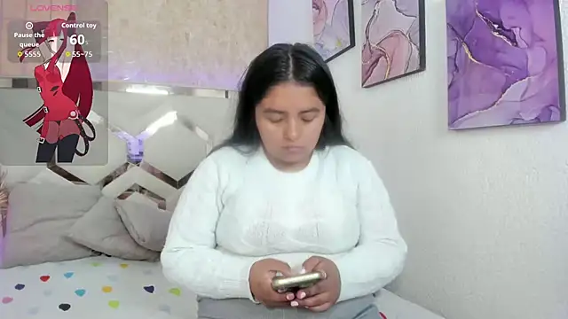 Snapshot of EmilyBrownn_ chatting on October 24, 7:10 pm EmilyBrownn online show from October 24, 7:10 pm