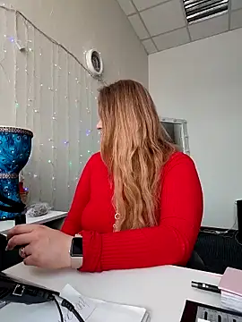 Juicy PeachLux online show from February 1, 6:45 am