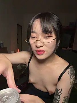 214Jun online show from March 8, 4:33 pm