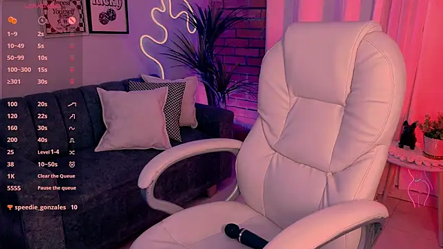 Snapshot of beautifulchleo chatting on September 24, 1:04 am beautifulchleo online show from September 24, 1:04 am