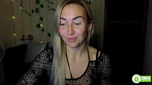 Kiss julli88I online show from October 4, 5:39 pm