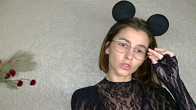 Snapshot of luna_Gharming chatting on September 23, 6:33 am luna Gharming online show from September 23, 6:33 am