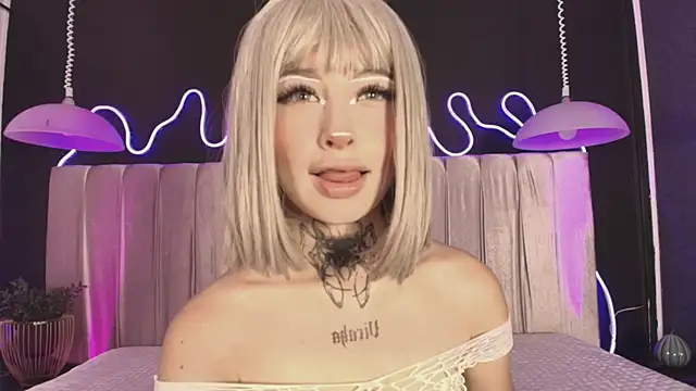 Zhally Dee online show from February 27, 8:19 pm