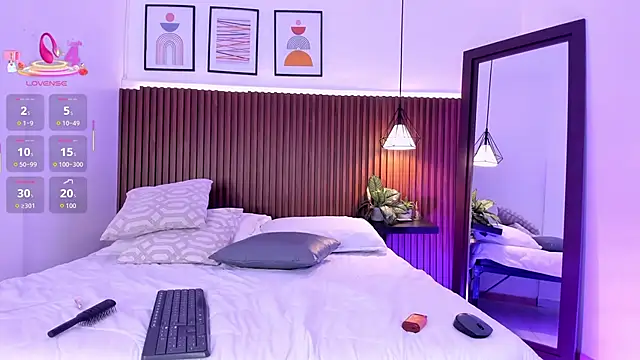 valerie evannss online show from October 6, 7:29 pm