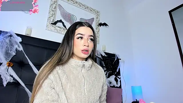 Snapshot of Lola_Blondie chatting on October 11, 12:52 pm Lola Blondie online show from October 11, 12:52 pm