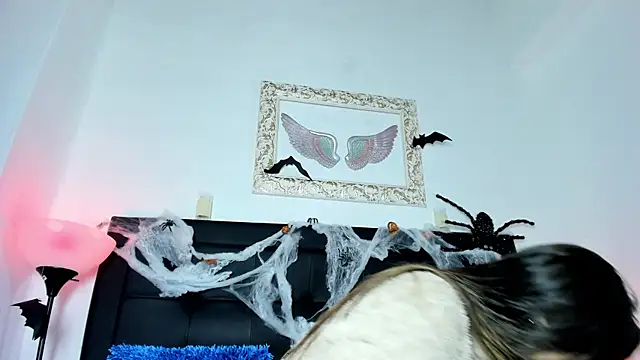 Snapshot of Lola_Blondie chatting on October 7, 12:31 pm Lola Blondie online show from October 7, 12:31 pm