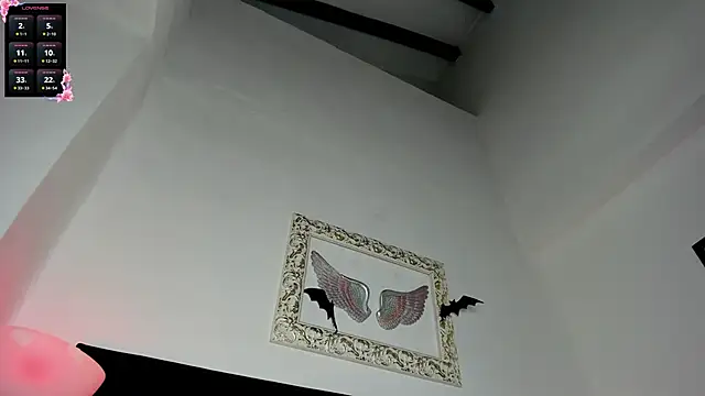 Snapshot of Lola_Blondie chatting on October 23, 12:22 pm Lola Blondie online show from October 23, 12:22 pm