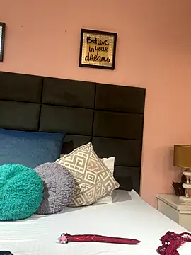 Snapshot of SophiaQueens chatting on October 2, 8:03 pm SophiaQueens online show from October 2, 8:03 pm