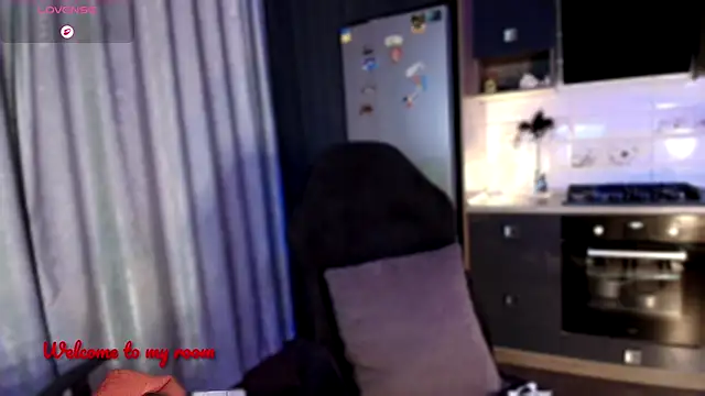 Snapshot of emlana chatting on October 14, 4:20 pm emlana online show from October 14, 4:20 pm