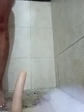 DaphneRosses online show from February 8, 6:00 pm