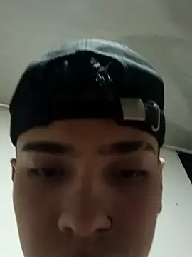 petitejulis online show from September 21, 1:26 am