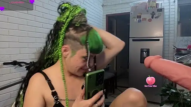 Snapshot of freyaa_sorcerees chatting on September 19, 2:43 am freyaa sorcerees online show from September 19, 2:43 am