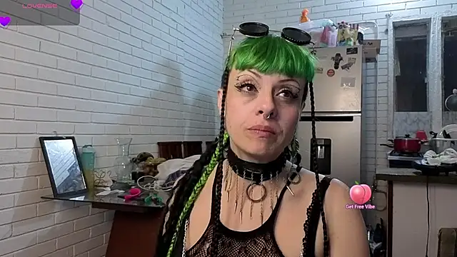 Snapshot of freyaa_sorcerees chatting on October 3, 2:38 am freyaa sorcerees online show from October 3, 2:38 am