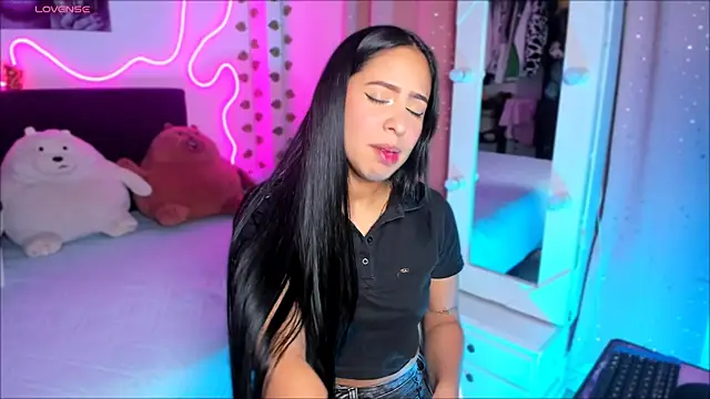 Snapshot of Vickysth chatting on October 21, 11:31 pm Vickysth online show from October 21, 11:31 pm