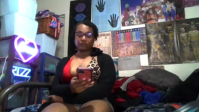 Snapshot of GardeniaFields chatting on November 2, 5:55 am GardeniaFields online show from November 2, 5:55 am