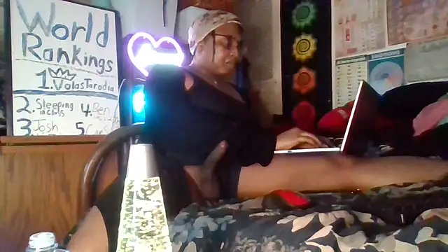 Snapshot of GardeniaFields chatting on September 22, 8:46 am GardeniaFields online show from September 22, 8:46 am