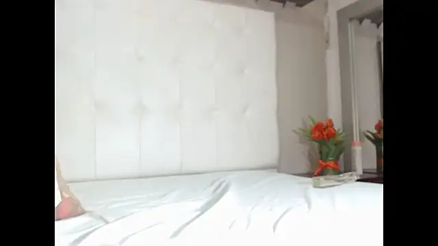 Snapshot of willow_smitt chatting on September 17, 12:36 pm willow smitt online show from September 17, 12:36 pm