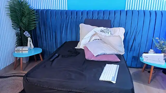 roxy hell online show from November 3, 5:17 pm