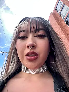 VictoriaGerard Pink online show from December 4, 6:30 pm